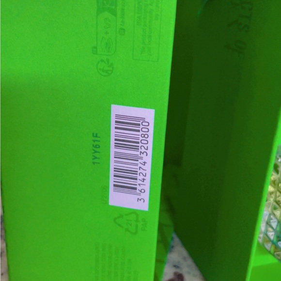 Valentino Vibrant Green Gift Box Perfume Set - Picture 5 of 5